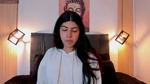 Snapshot of Cassie_bloom chatting on 11/08/25, 09:18 Cassie bloom online show from 11/08/25, 09:18