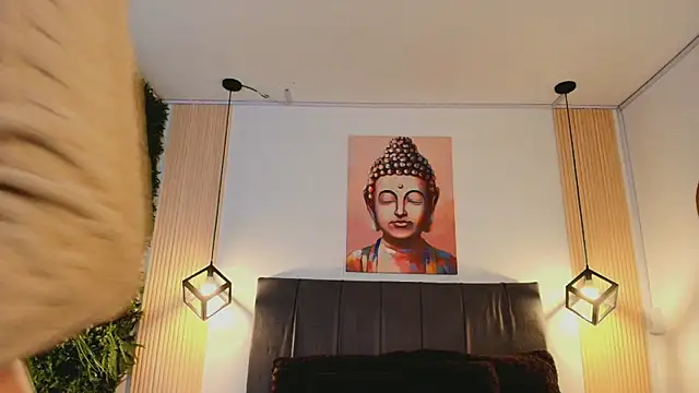 Cassie bloom online show from 12/20/25, 08:12