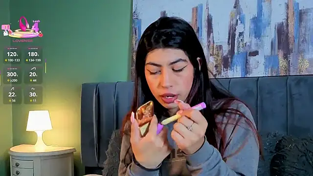 Cassie bloom online show from 04/22/26, 03:13