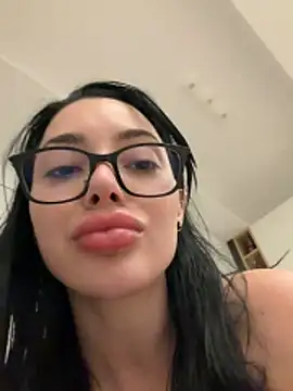 Mia Splash online show from 04/16/26, 05:25