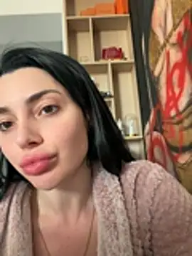 Mia Splash online show from 04/07/26, 03:03