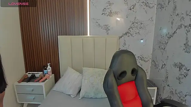 MEGANZARICK online show from 05/06/26, 03:32