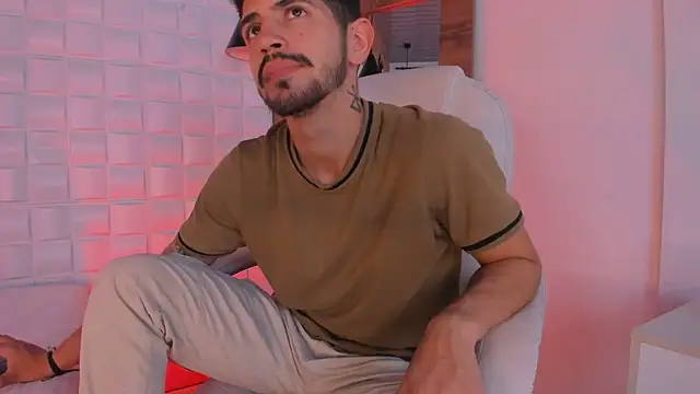 AlejandroStormm online show from 10/19/25, 03:42