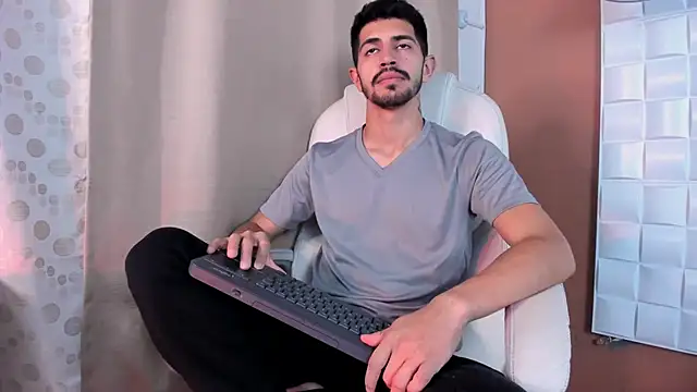 AlejandroStormm online show from 10/15/25, 09:12