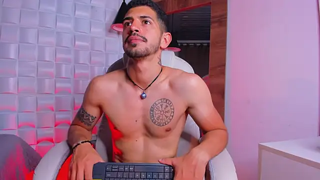 AlejandroStormm online show from 12/04/25, 08:08