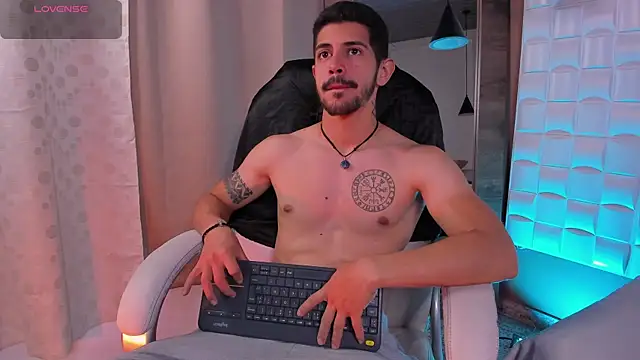 AlejandroStormm online show from 12/20/25, 08:55