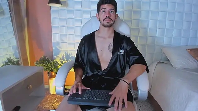 AlejandroStormm online show from 03/18/25, 08:26