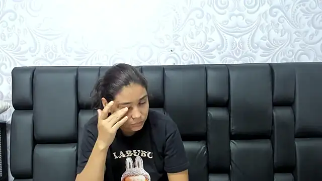 Snapshot of ElizaAndQuisha chatting on 09/17/25, 01:13 ElizaAndQuisha online show from 09/17/25, 01:13