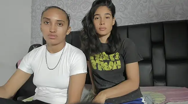 Snapshot of ElizaAndQuisha chatting on 03/05/25, 12:55 ElizaAndQuisha online show from 03/05/25, 12:55