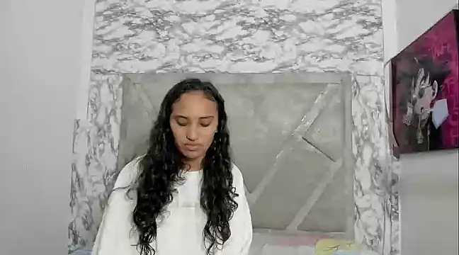 Snapshot of ElizaAndQuisha chatting on 03/06/25, 12:52 ElizaAndQuisha online show from 03/06/25, 12:52