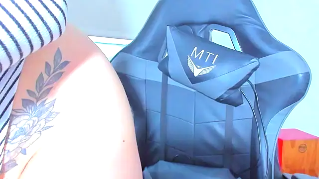 ValeeryRose  online show from 04/16/26, 09:15