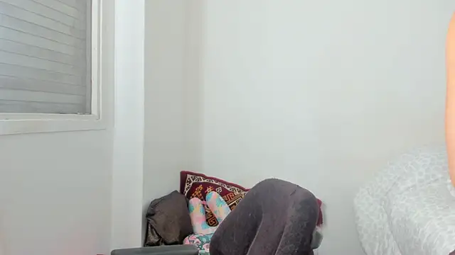 Snapshot of ValeeryRose_ chatting on 03/15/25, 02:45 ValeeryRose online show from 03/15/25, 02:45