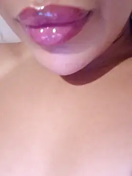 Sexlove1xo online show from 09/18/25, 08:06