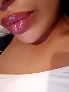 Sexlove1xo online show from 10/13/25, 03:02