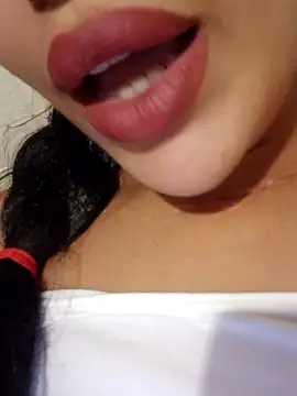 Sexlove1xo online show from 11/08/25, 06:44