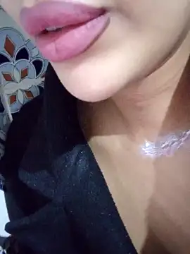 Sexlove1xo online show from 11/23/25, 05:45