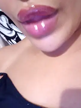 Sexlove1xo online show from 10/18/25, 02:41