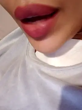 Sexlove1xo online show from 10/31/25, 06:15