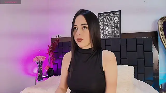 Lexi Howard  online show from 11/30/25, 04:57