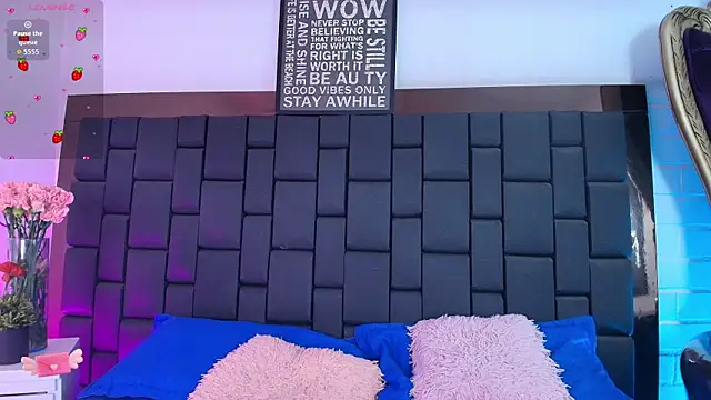 Lexi Howard  online show from 11/26/25, 04:56