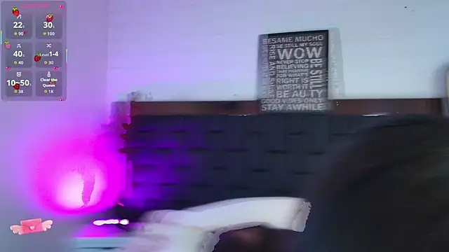 Lexi Howard  online show from 12/19/25, 03:43