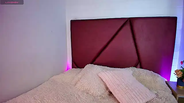 Lexi Howard  online show from 07/04/26, 06:31