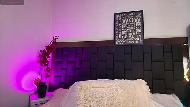 Lexi Howard  online show from 12/15/25, 02:17