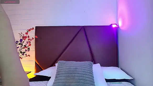 Lexi Howard  online show from 03/08/26, 04:38