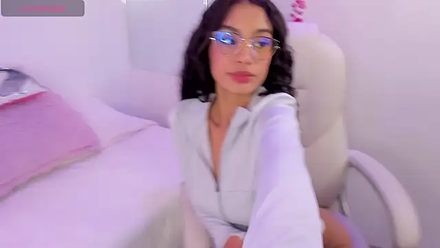 Anniie  Evans online show from 03/25/26, 04:01