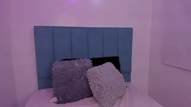 Anniie  Evans online show from 11/03/25, 05:27