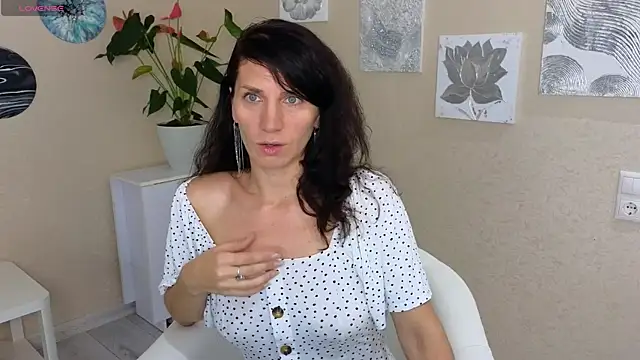 mylady xenia online show from 10/05/25, 05:47