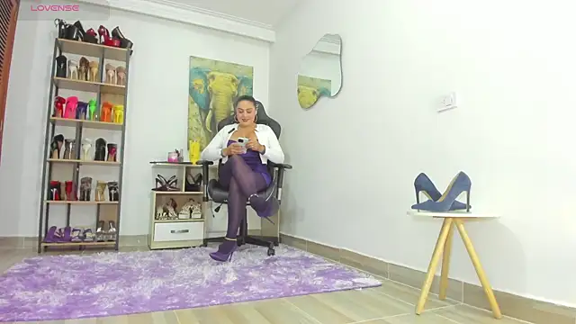 Camillevegas online show from 11/05/25, 12:47