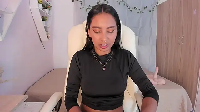 Emma lorense22 online show from 11/08/25, 05:38