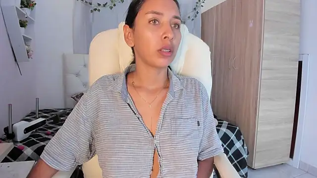 Emma lorense22 online show from 11/27/25, 07:25