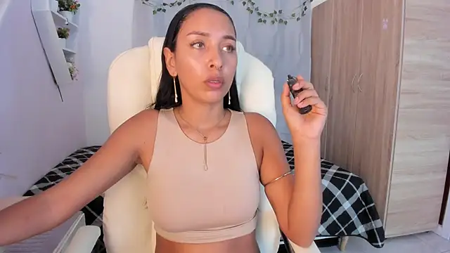 Emma lorense22 online show from 11/24/25, 07:25