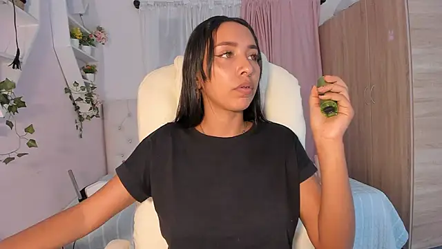 Emma lorense22 online show from 10/30/25, 07:22