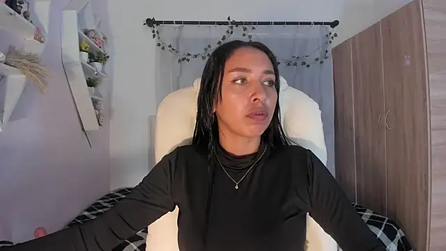 Emma lorense22 online show from 11/13/25, 07:07