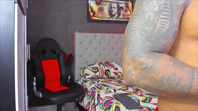 luigi hot  online show from 02/11/26, 07:14