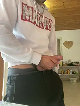 mikekmi21 online show from 02/26/25, 01:54