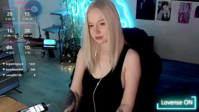 Snapshot of lissallor_ chatting on 03/20/25, 10:07 lissallor online show from 03/20/25, 10:07