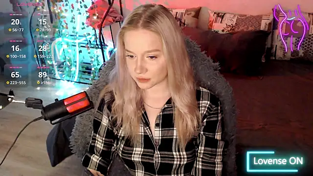Snapshot of lissallor_ chatting on 09/16/25, 09:49 lissallor online show from 09/16/25, 09:49