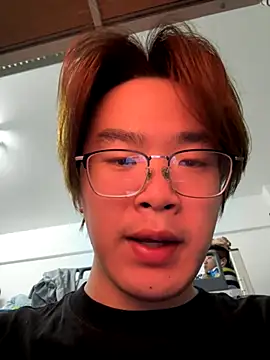 Snapshot of Anson0722 chatting on 11/23/25, 03:33 Anson0722 online show from 11/23/25, 03:33