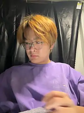 Snapshot of Anson0722 chatting on 10/28/25, 03:11 Anson0722 online show from 10/28/25, 03:11