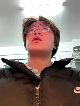 Snapshot of Anson0722 chatting on 12/16/25, 03:05 Anson0722 online show from 12/16/25, 03:05