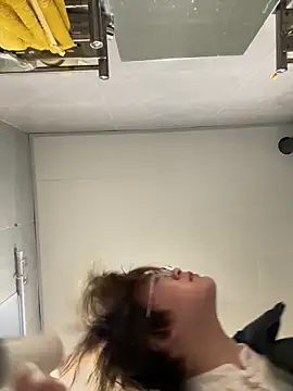 Snapshot of Anson0722 chatting on 12/20/25, 03:04 Anson0722 online show from 12/20/25, 03:04