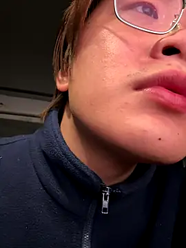 Snapshot of Anson0722 chatting on 11/18/25, 03:37 Anson0722 online show from 11/18/25, 03:37