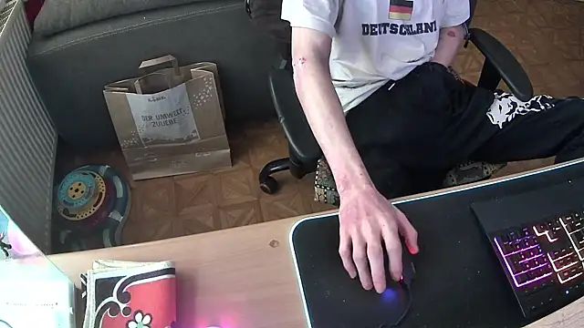 DerGeileLoveboy online show from 11/11/25, 11:49