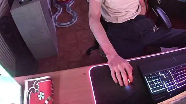 DerGeileLoveboy online show from 11/23/25, 08:19