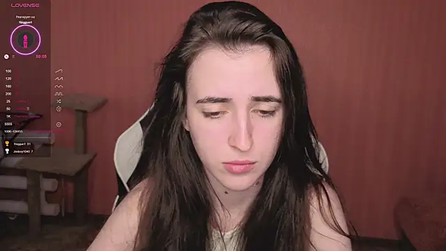 Snapshot of reaiss chatting on 11/11/25, 03:23 reaiss online show from 11/11/25, 03:23