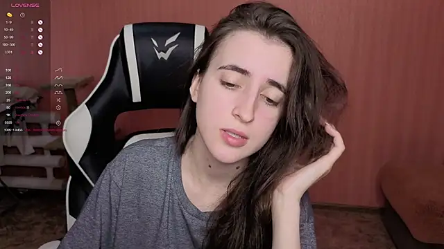 Snapshot of reaiss chatting on 11/28/25, 06:13 reaiss online show from 11/28/25, 06:13